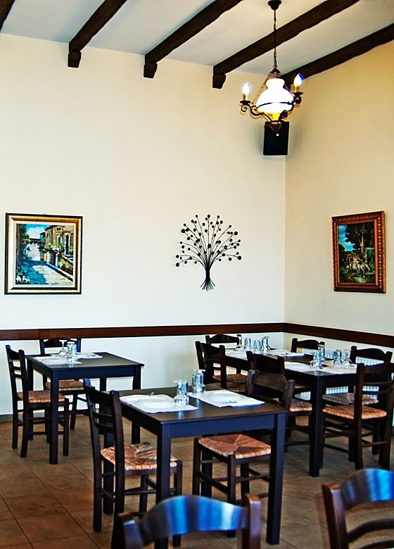09. Anagennisis Restaurant Naxos | Warm & Cozy Place